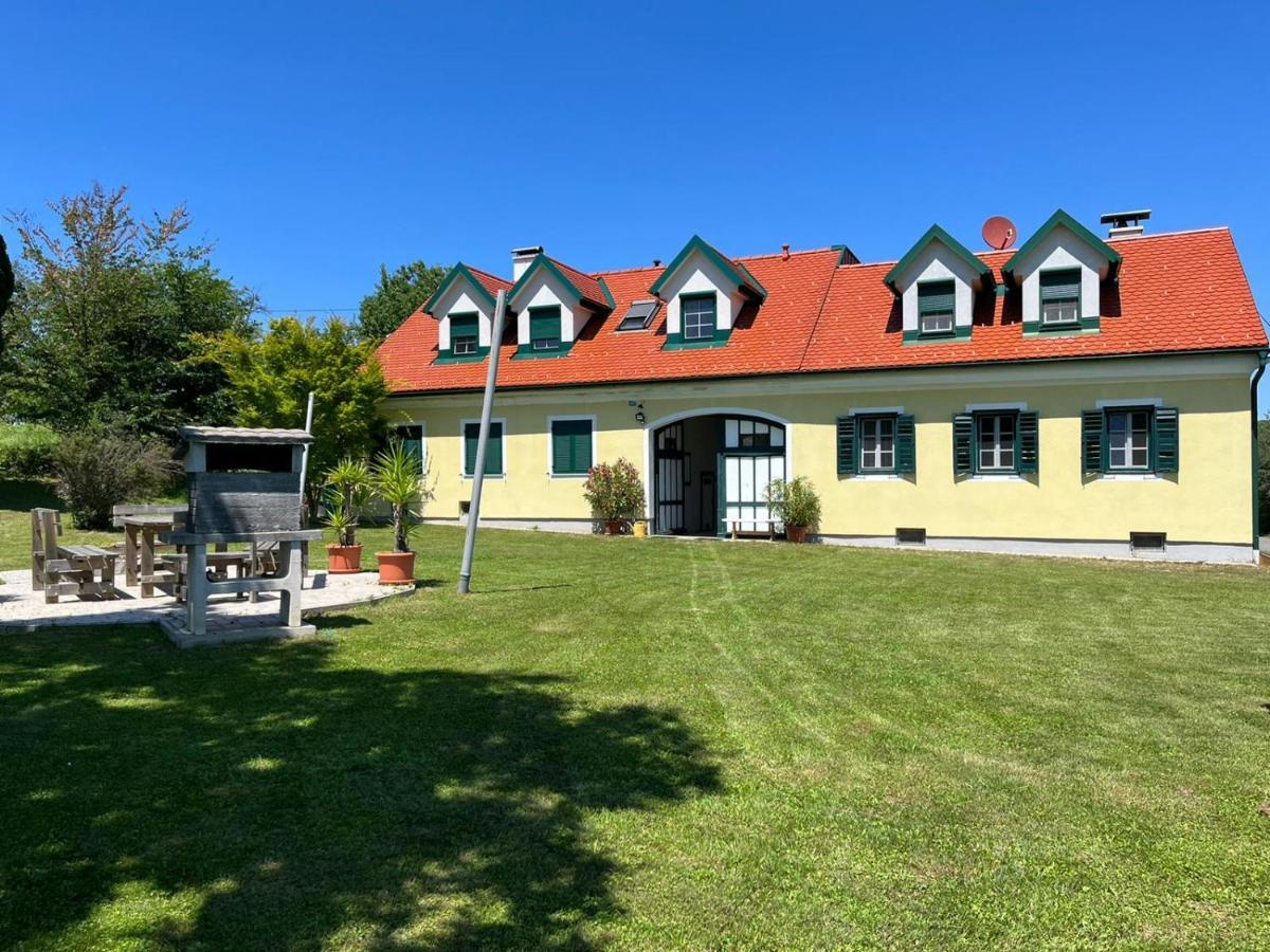 Landhaus Dasthomas Henndorf im Burgenland Esterno foto