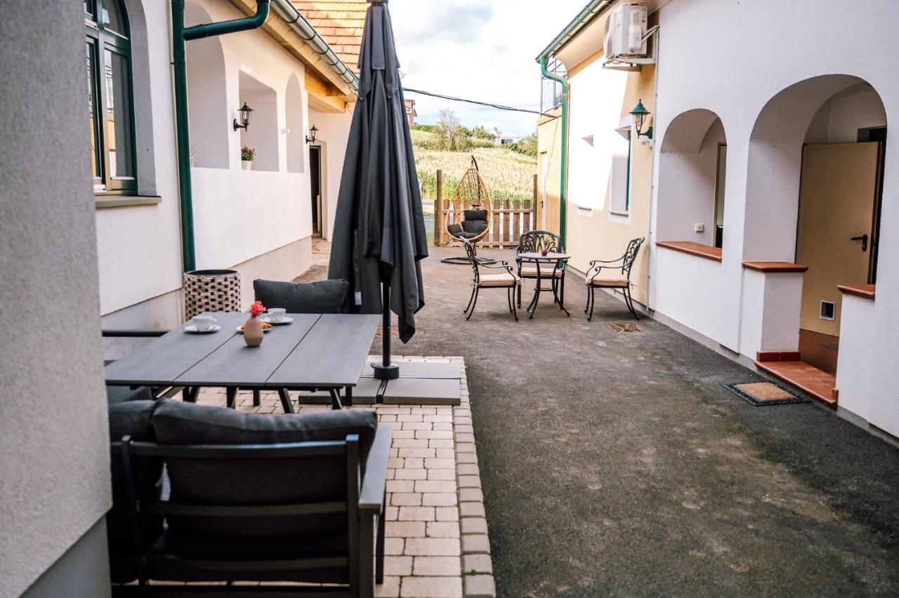 Landhaus Dasthomas Henndorf im Burgenland Esterno foto