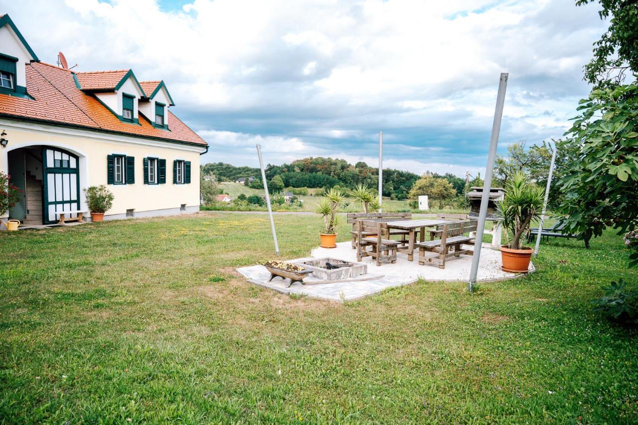 Landhaus Dasthomas Henndorf im Burgenland Esterno foto